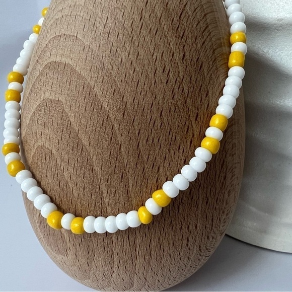 STRETCH Beaded Anklet with White & Yellow Glass Beads - Picture 3 of 12